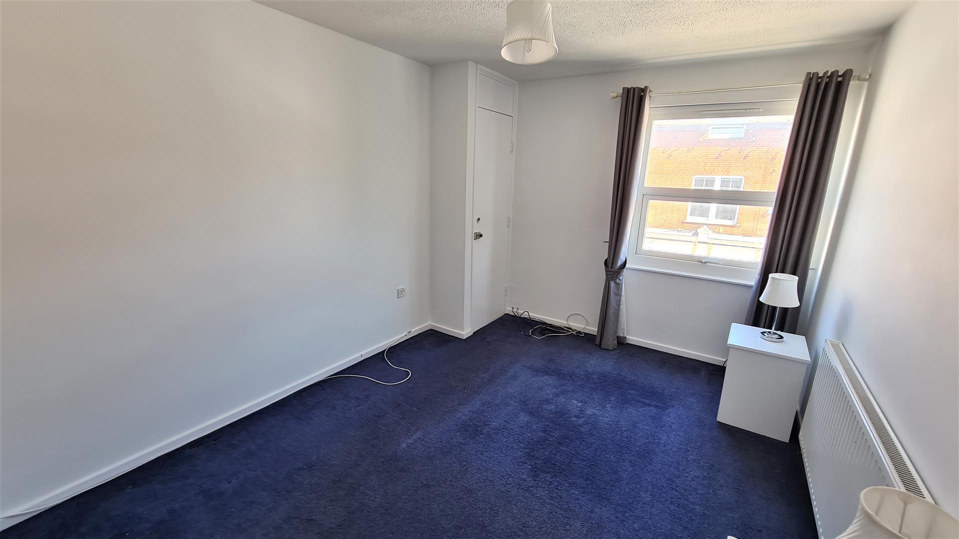 High Road, Arnos Grove, N11. Homelink Lettings & Estates Estate